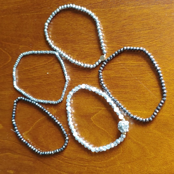 Set of 5 Neiman Marcus stretch bracelets NWOT - Picture 2 of 4